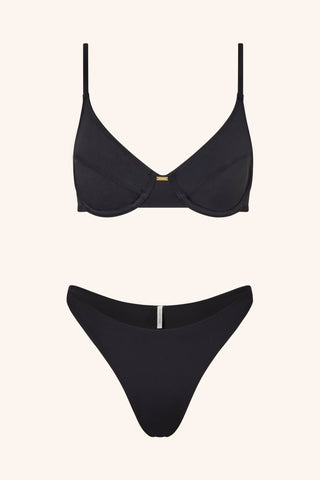 So Chic XS / Black Bottom Rum